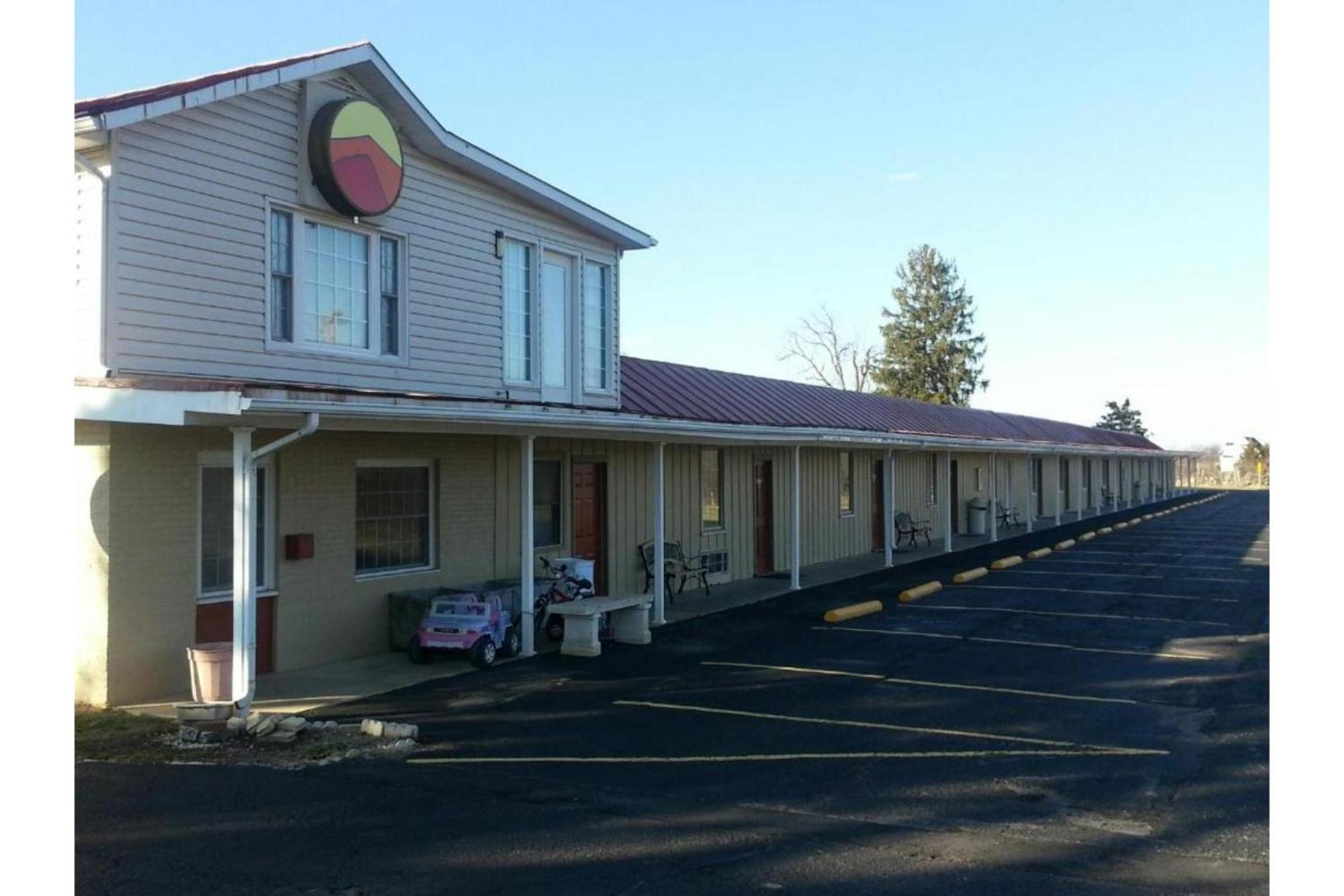 Budget Inn By Oyo Natural Bridge I-81 Exterior photo