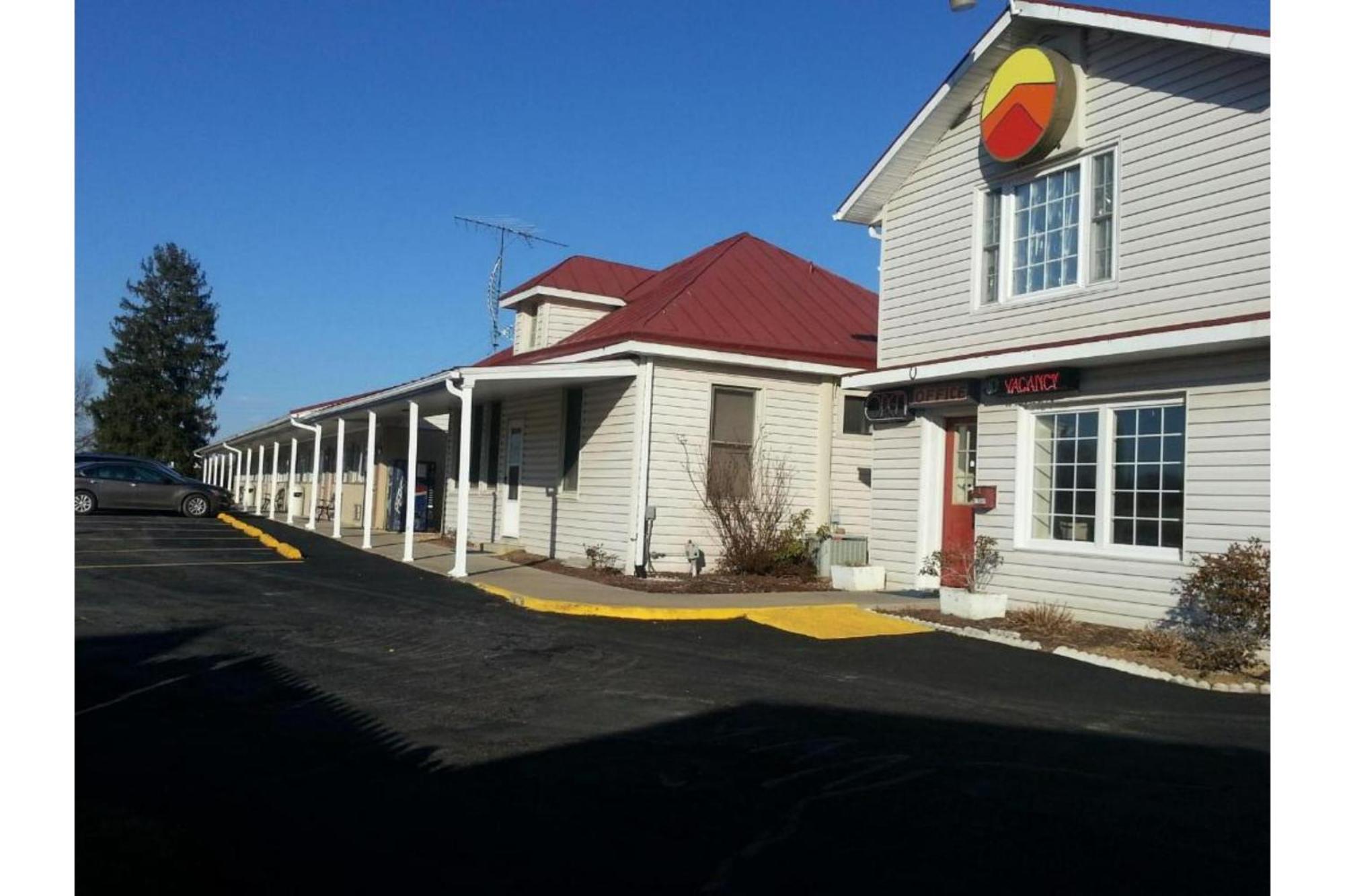 Budget Inn By Oyo Natural Bridge I-81 Exterior photo