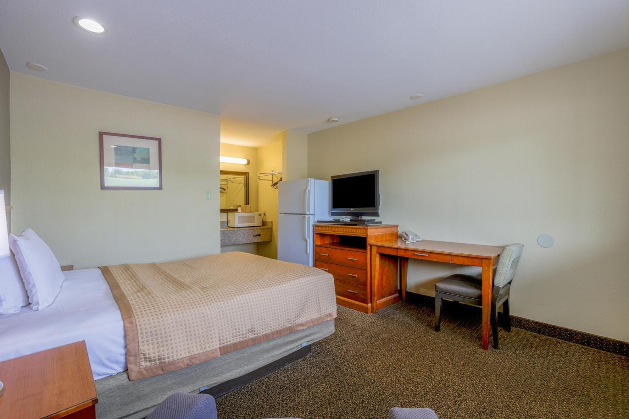Budget Inn By Oyo Natural Bridge I-81 Exterior photo