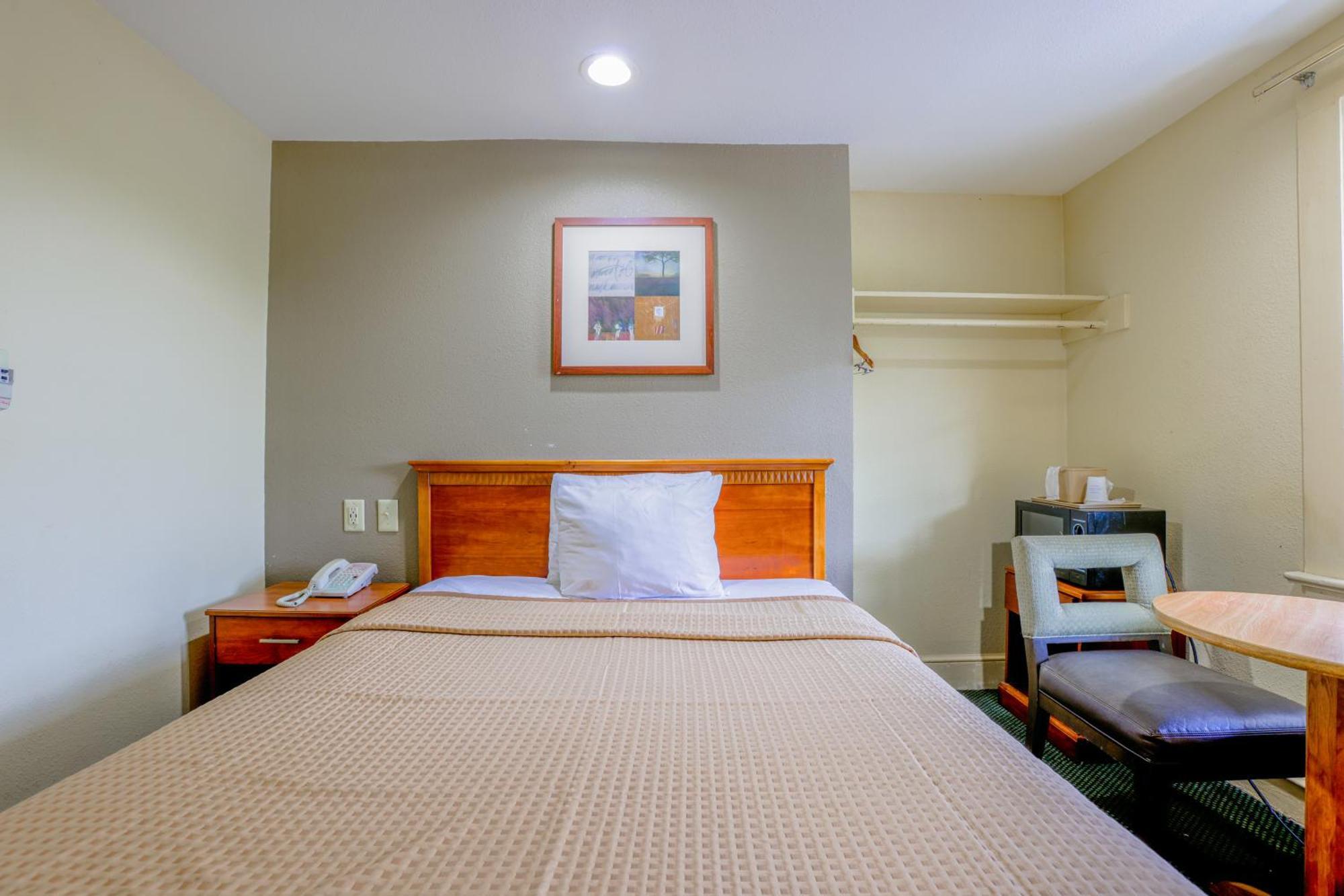 Budget Inn By Oyo Natural Bridge I-81 Exterior photo