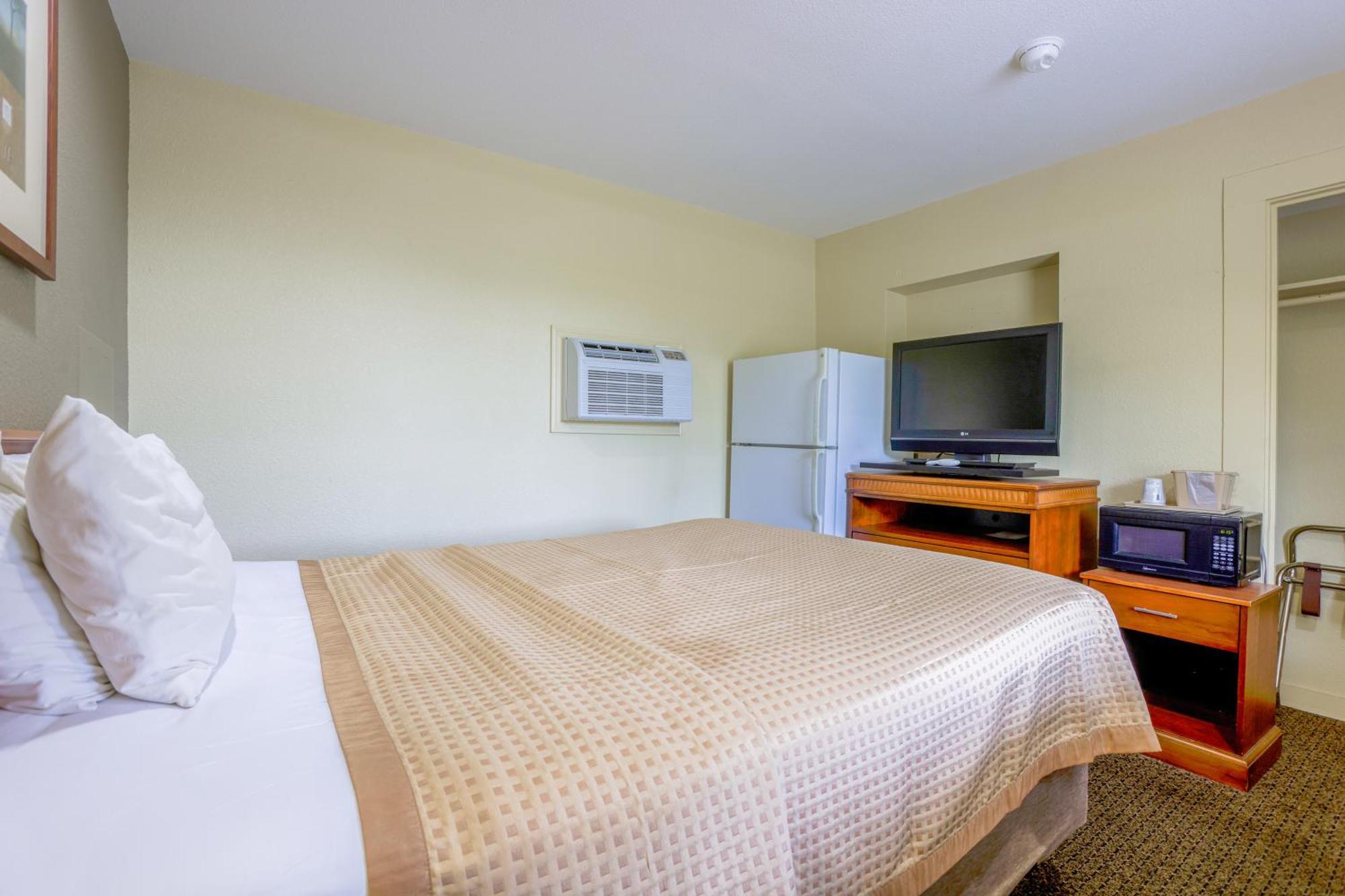 Budget Inn By Oyo Natural Bridge I-81 Exterior photo