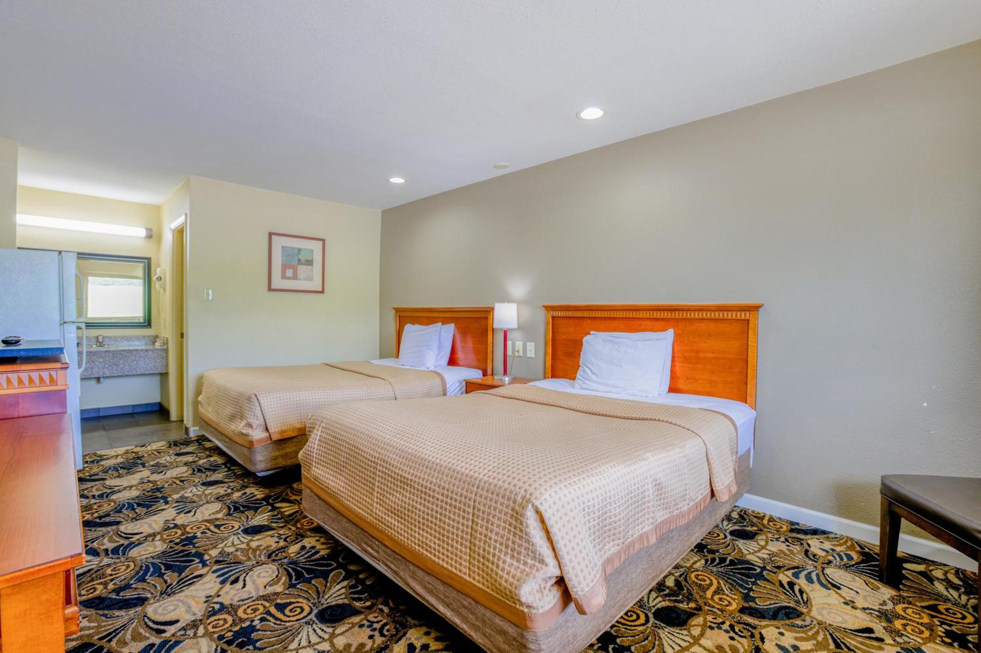 Budget Inn By Oyo Natural Bridge I-81 Exterior photo