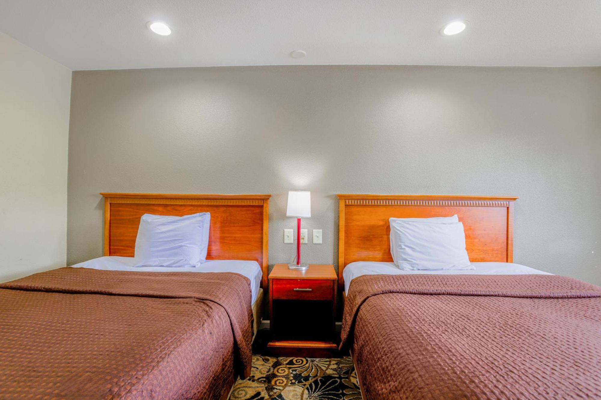 Budget Inn By Oyo Natural Bridge I-81 Exterior photo