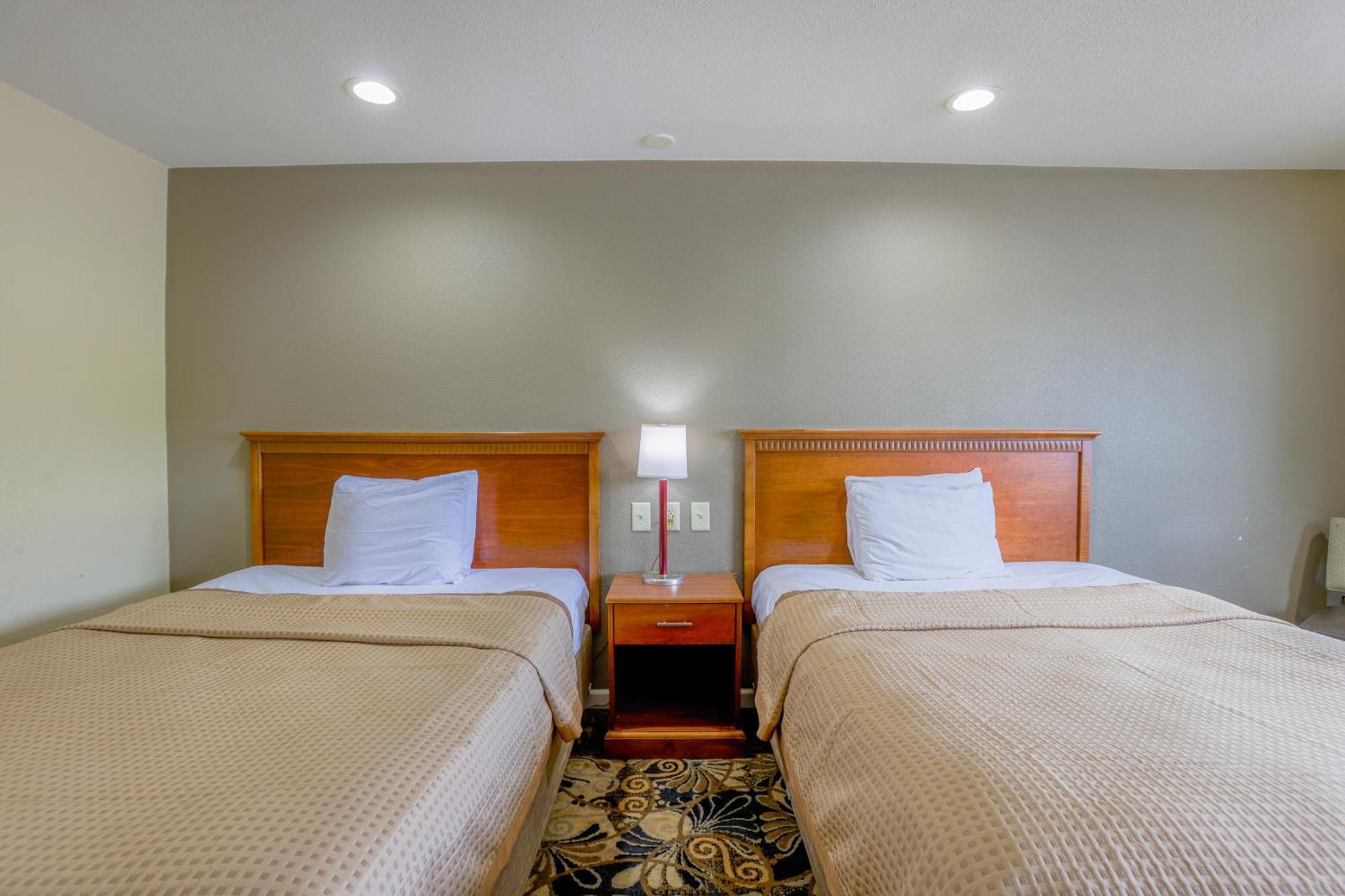 Budget Inn By Oyo Natural Bridge I-81 Exterior photo
