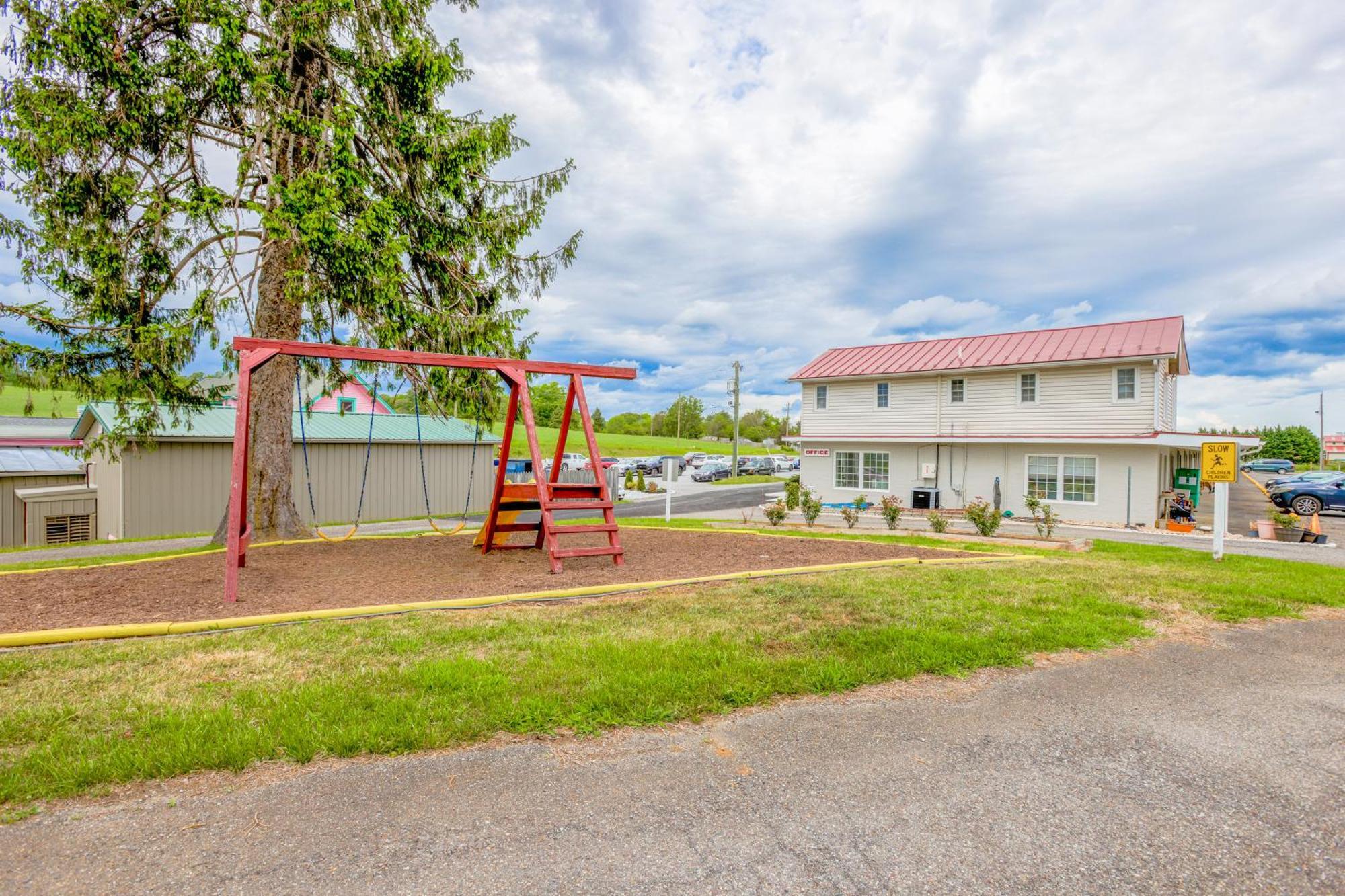 Budget Inn By Oyo Natural Bridge I-81 Exterior photo